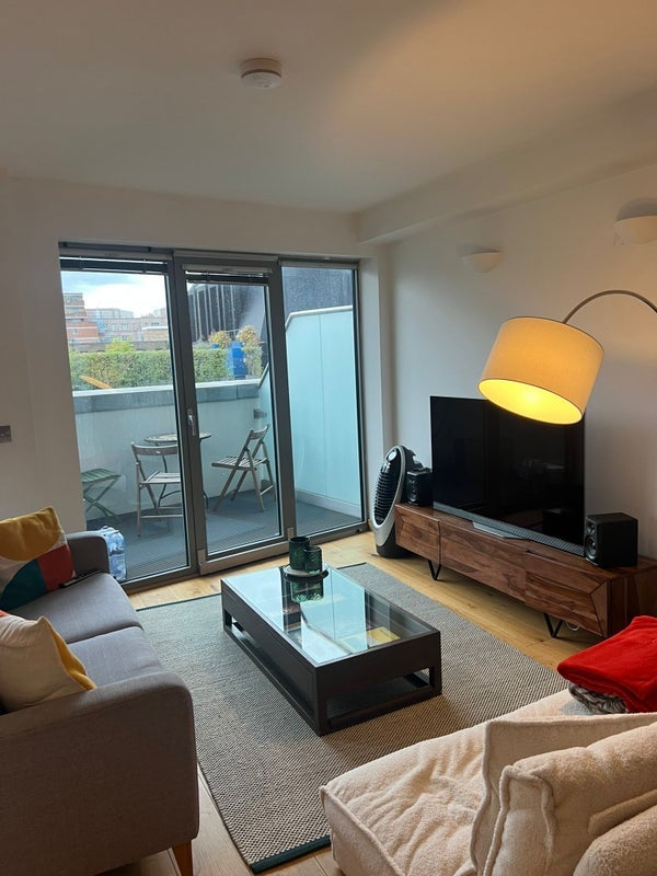 Room Farringdon Road in Greater London