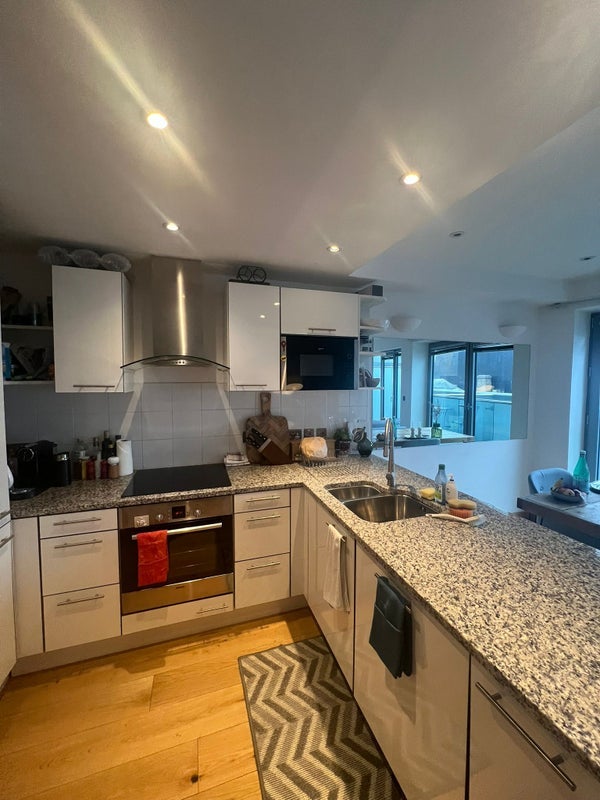 Room Farringdon Road in Greater London