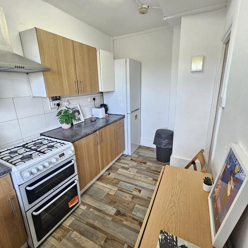 Flat Brixton Road in Greater London