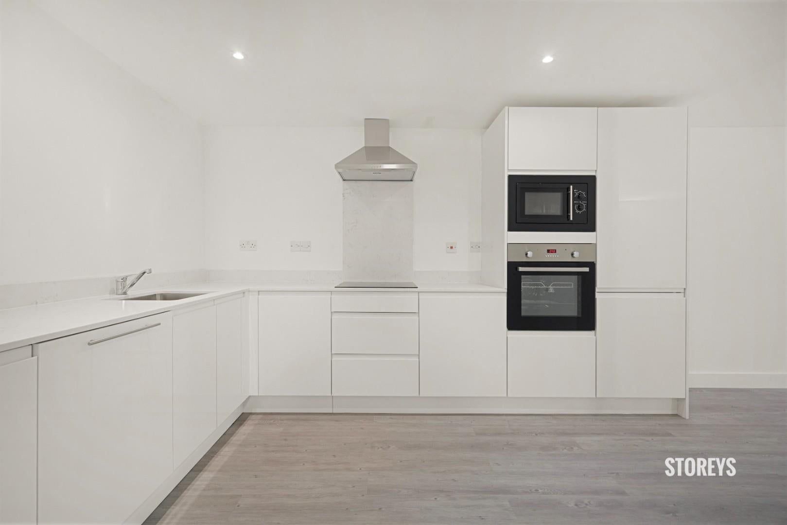Flat Carnarvon Road in Greater London
