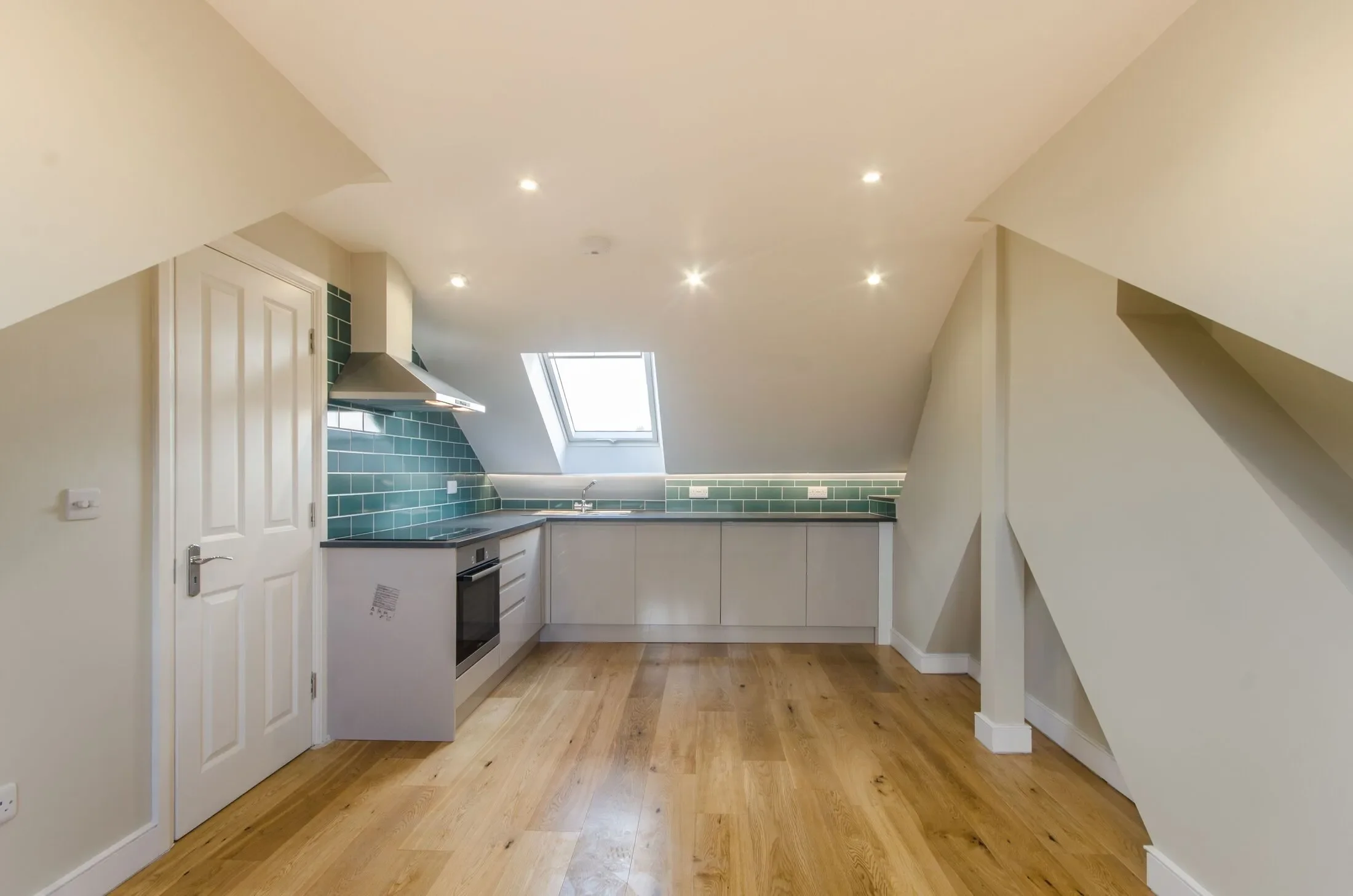 Flat Sandringham Road in Greater London