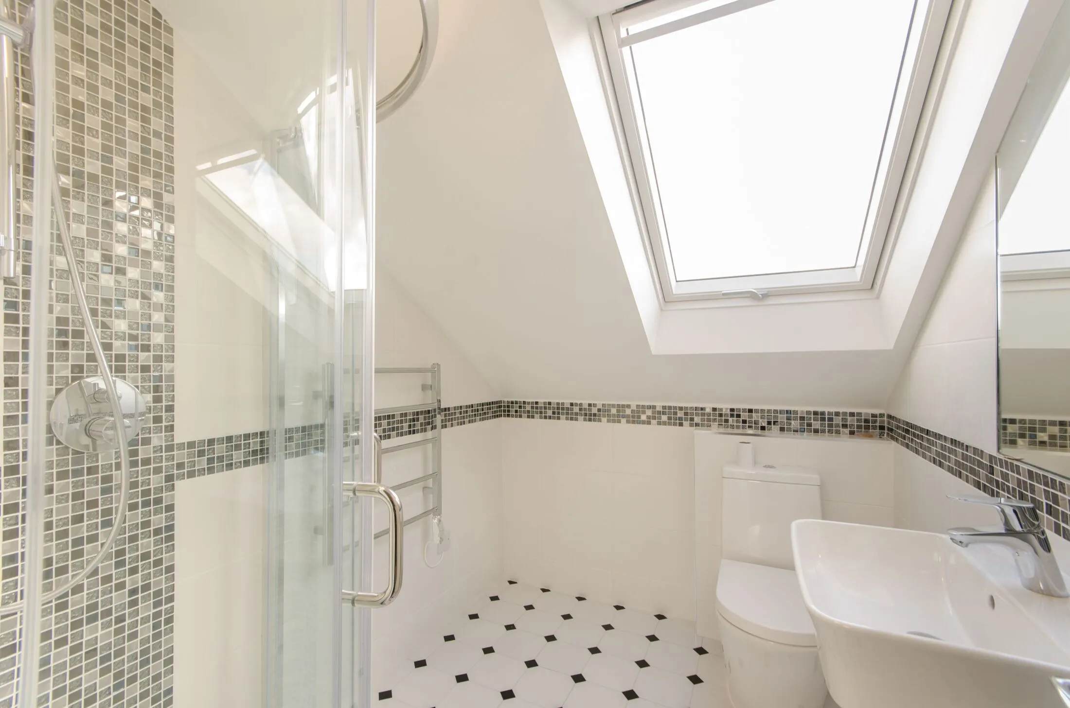 Flat Sandringham Road in Greater London