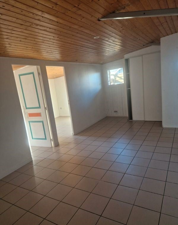 House Rue des Treilles in Libourne