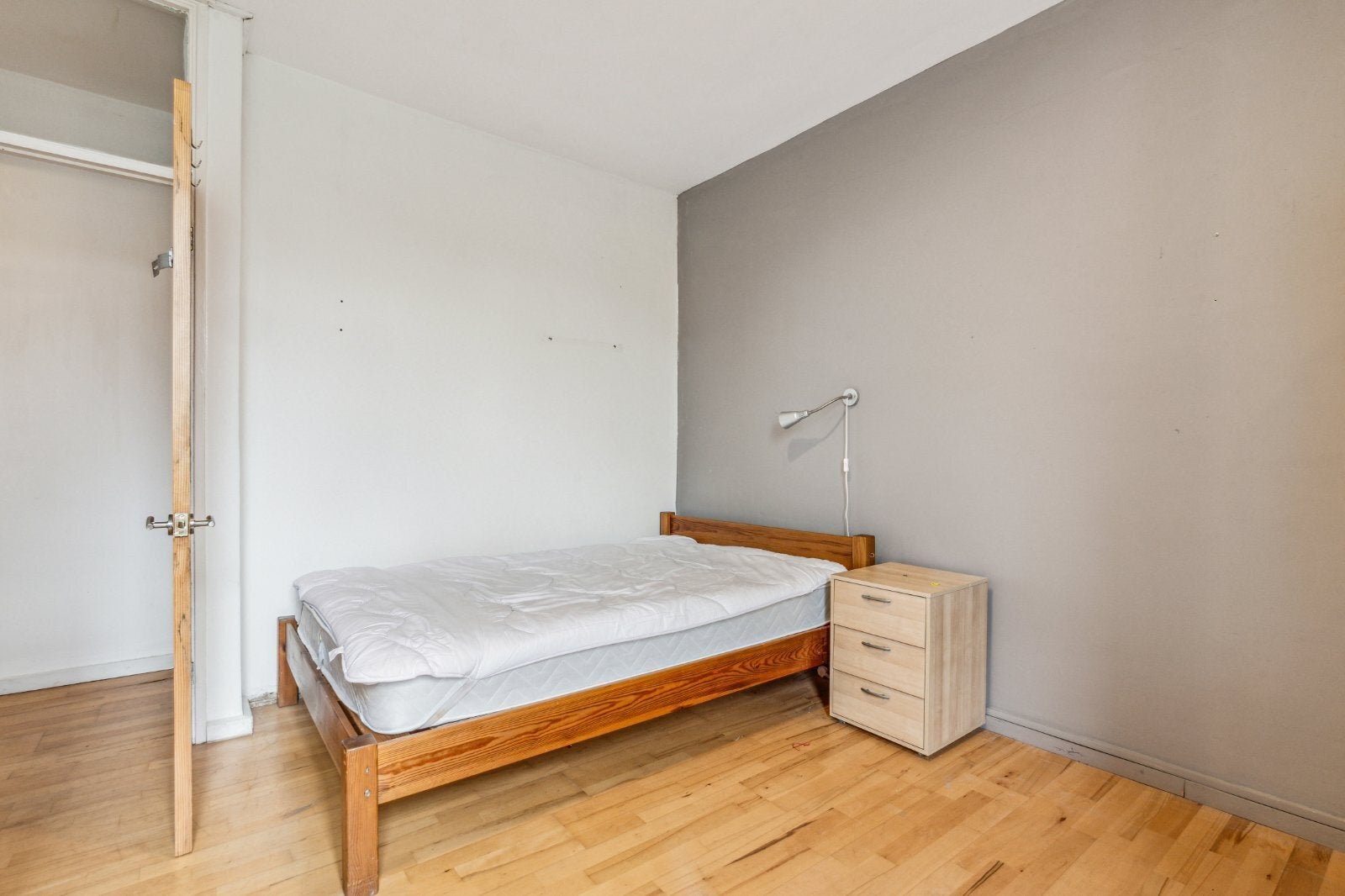 Room Harrington Street in Greater London