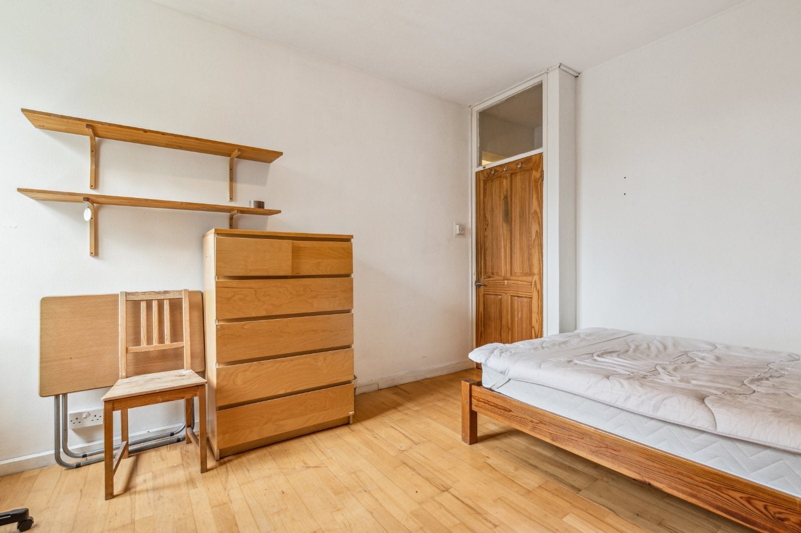 Room Harrington Street in Greater London
