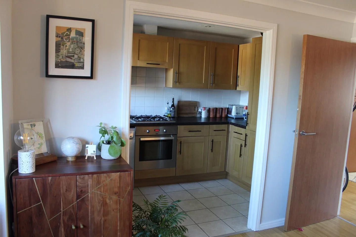 Flat Rendlesham Road in Greater London