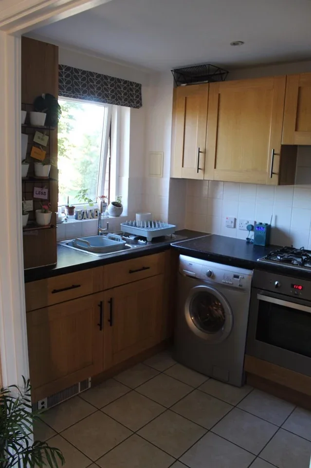 Flat Rendlesham Road in Greater London