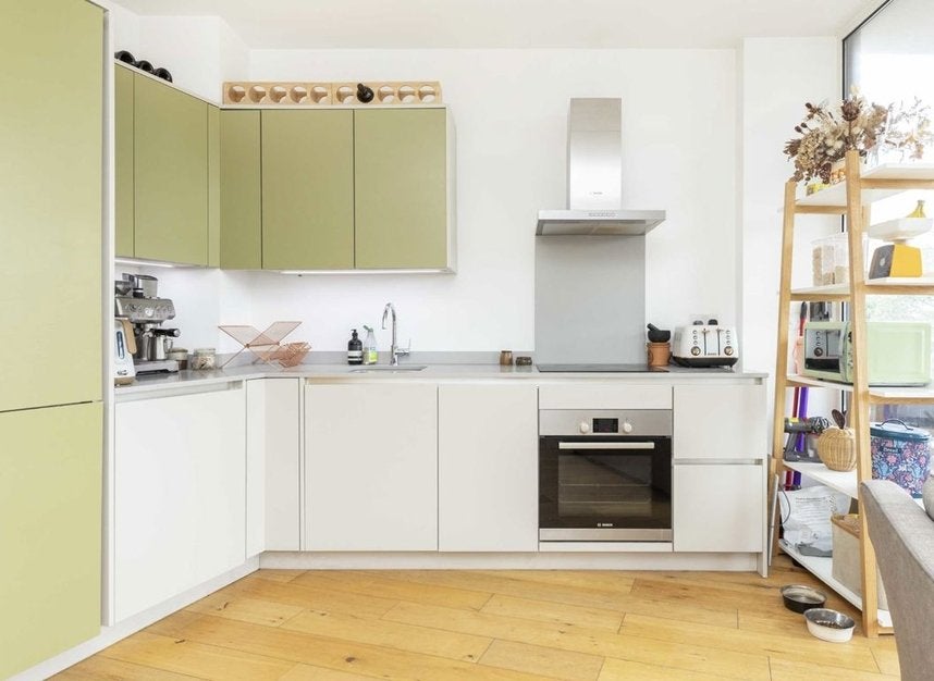Flat Cadogan Terrace in Greater London