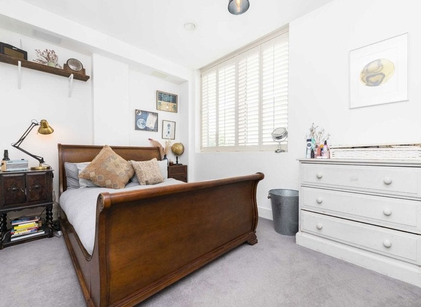 Flat Cadogan Terrace in Greater London