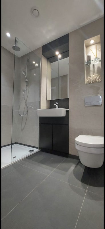 Room Woolwich High Street in Greater London