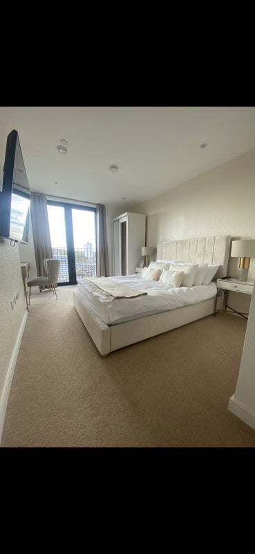 Room Woolwich High Street in Greater London