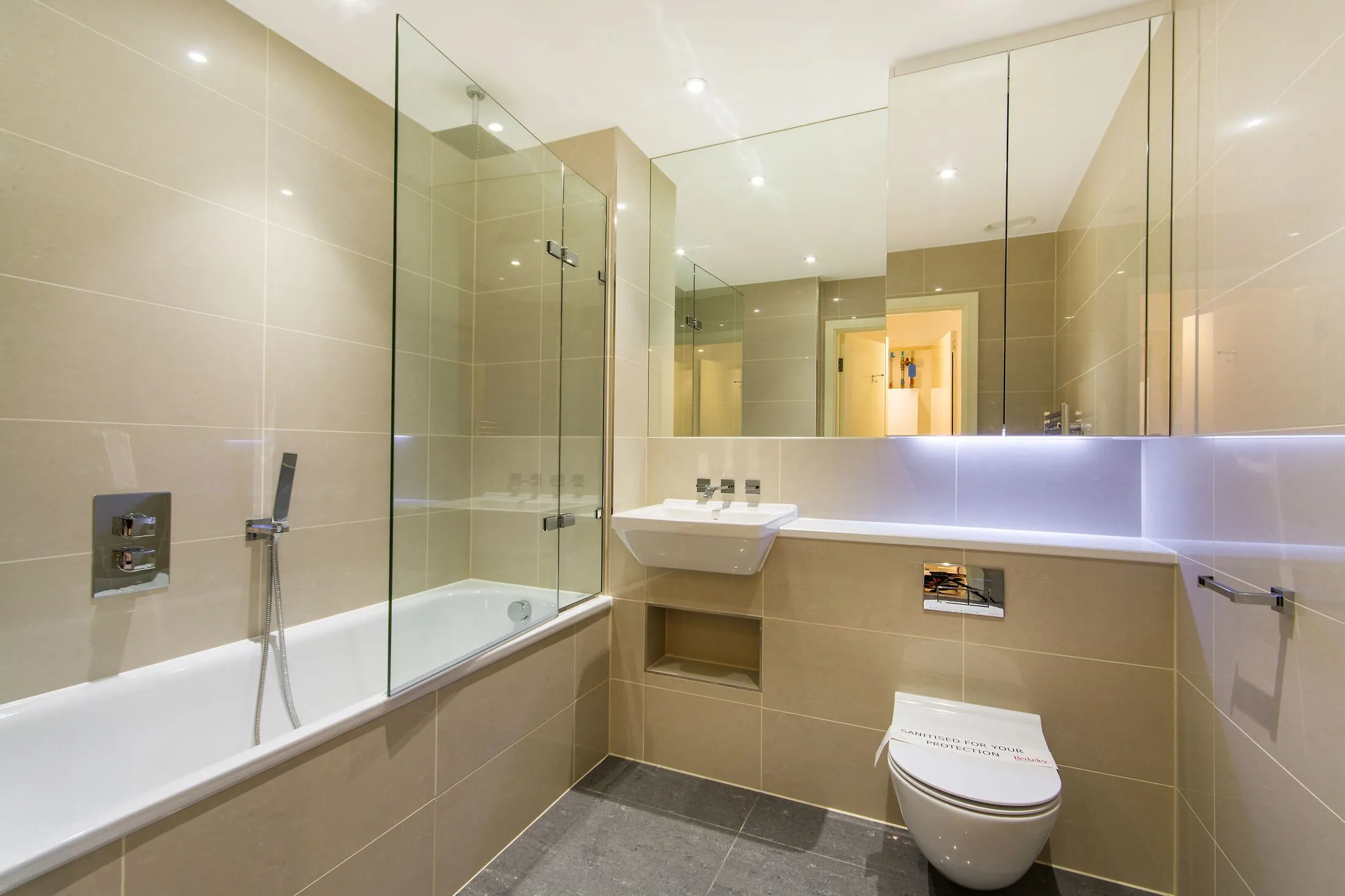 Flat Saffron Square in Greater London