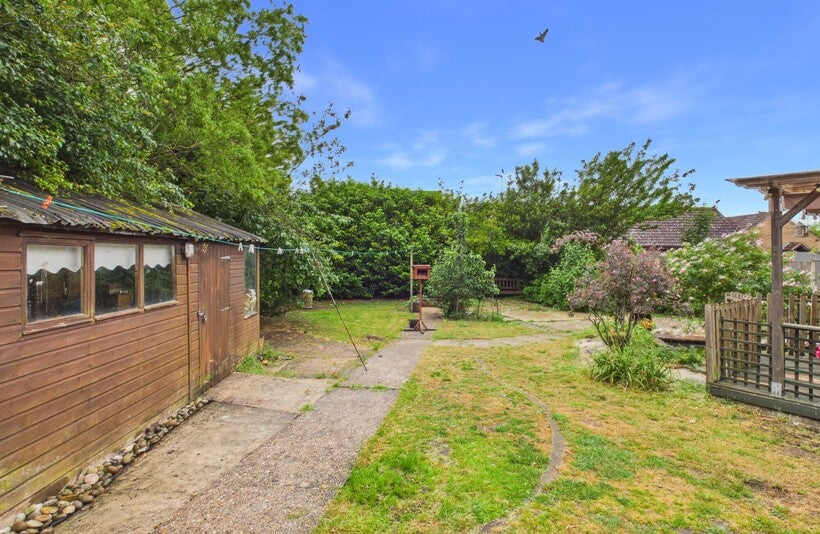 House Yew Tree Road in Breckland District