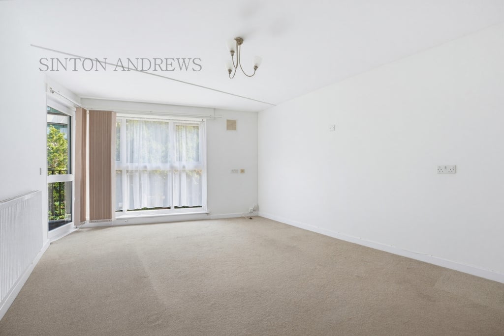 Flat Garrick Close in Greater London