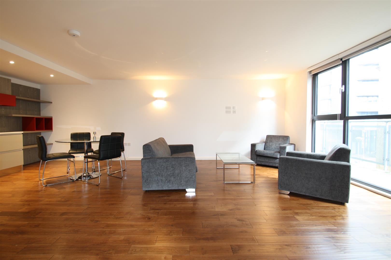 Flat Taylor Place in Greater London