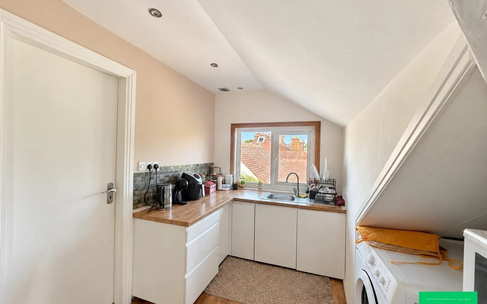Flat Friern Barnet Lane in Greater London