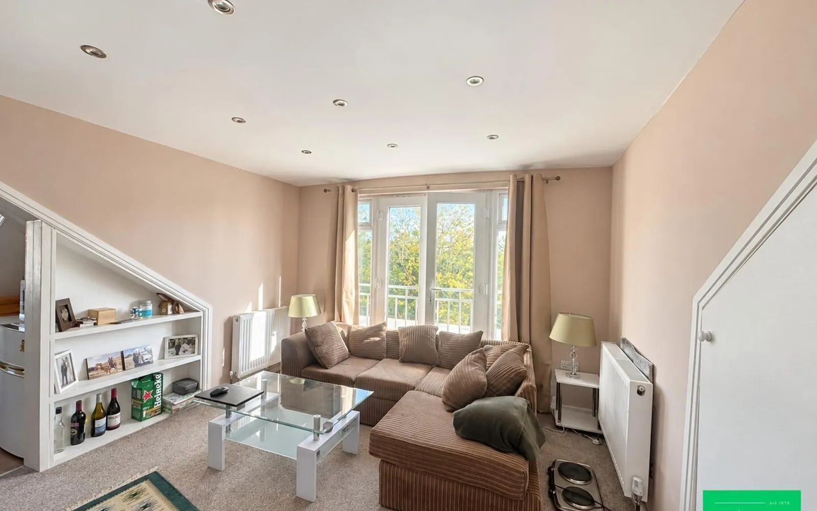 Flat Friern Barnet Lane in Greater London