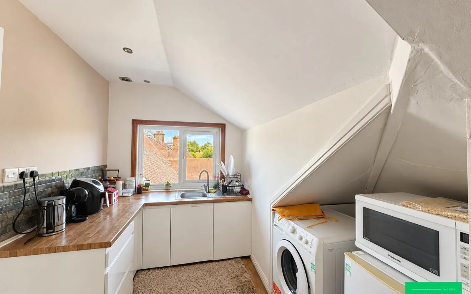 Flat Friern Barnet Lane in Greater London