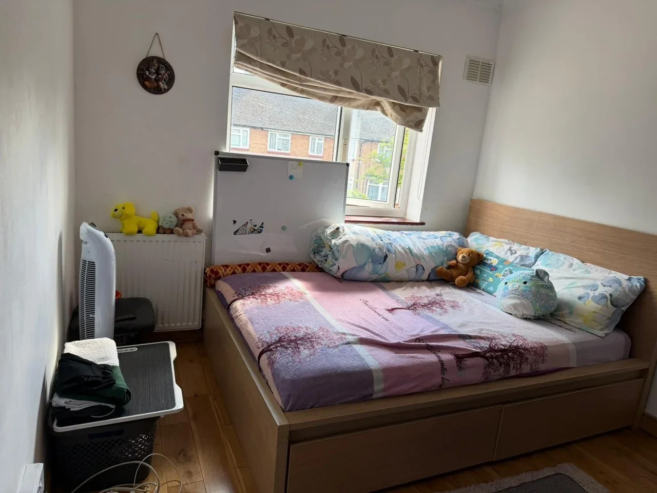 Room Charlock Way in Watford