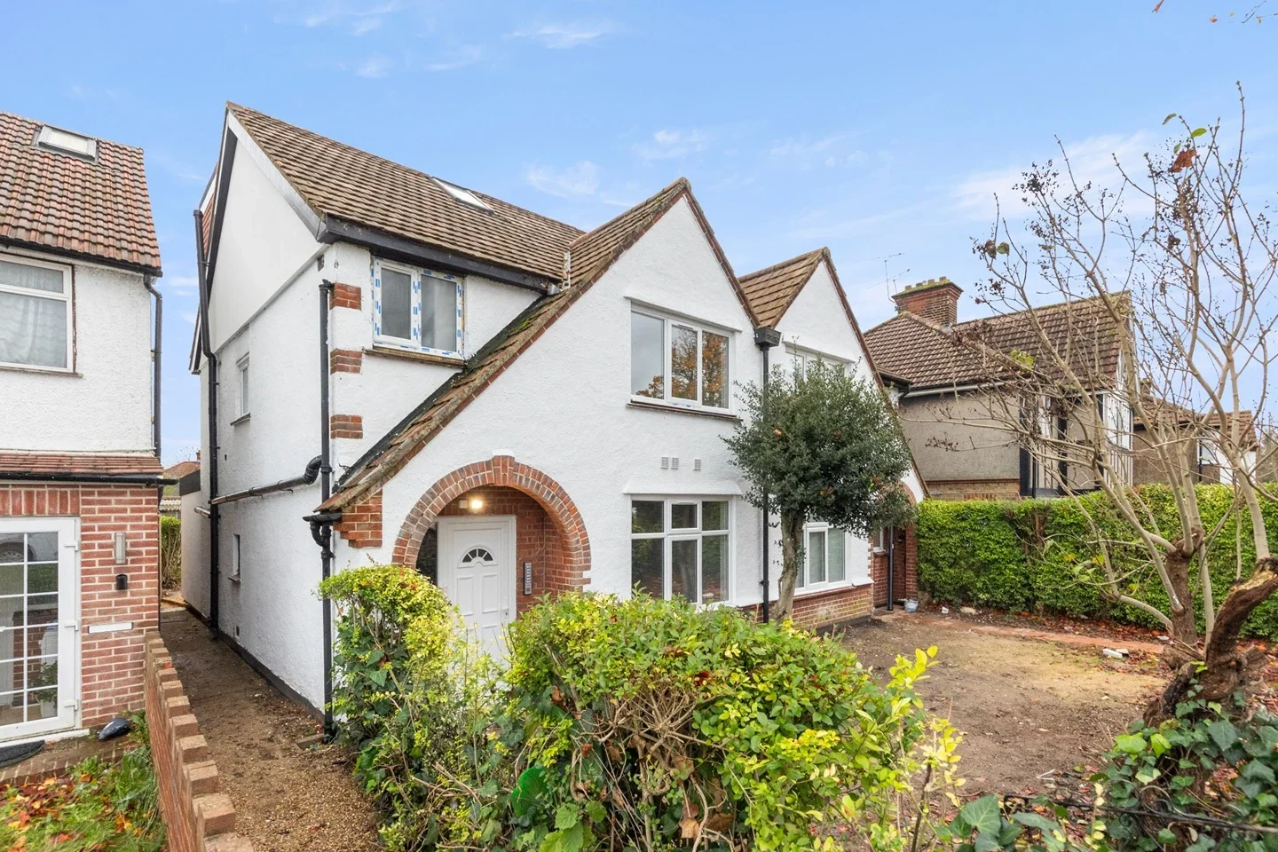 Flat Yeading Lane in Greater London