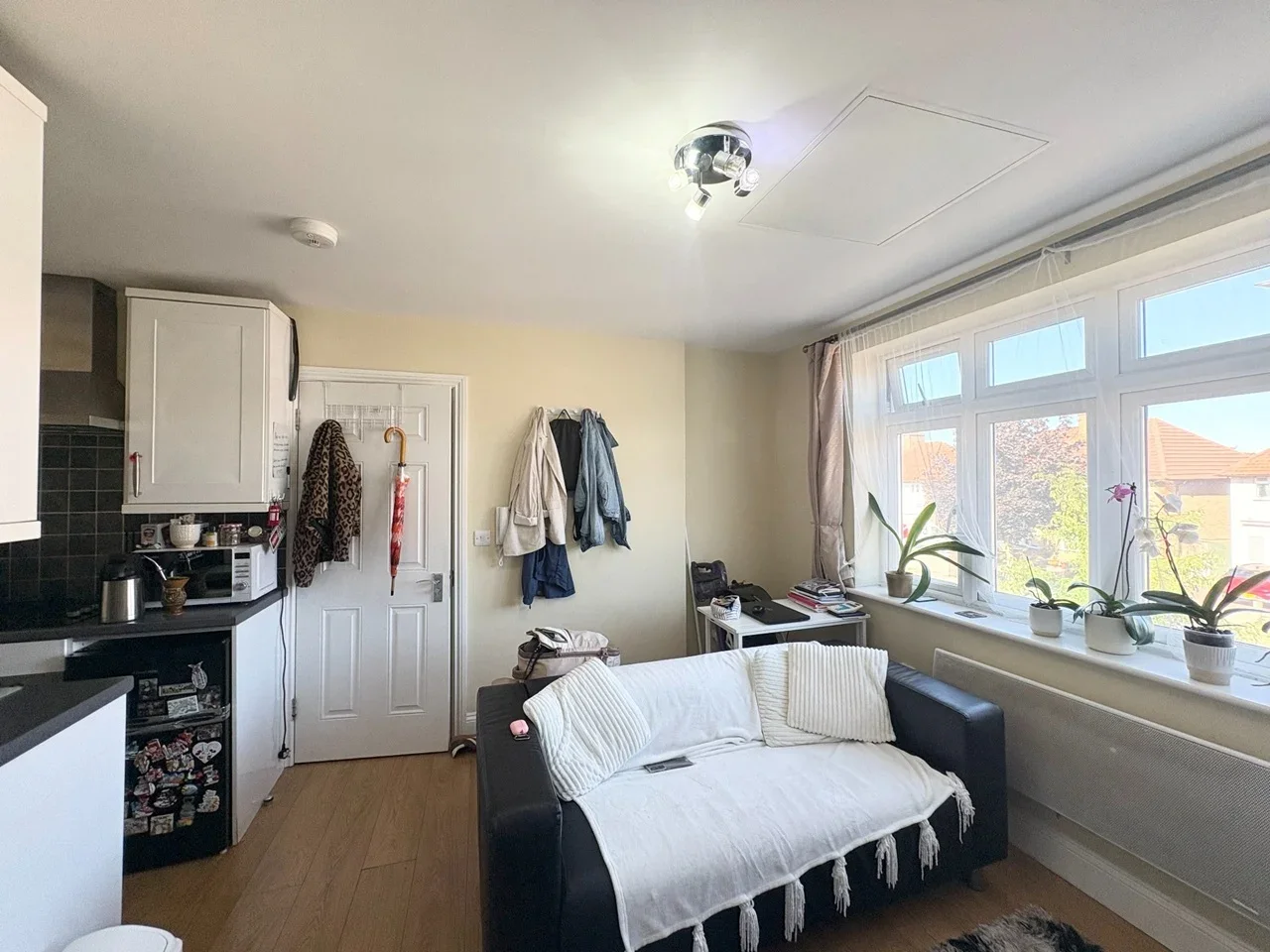 Flat Crane Close in Greater London