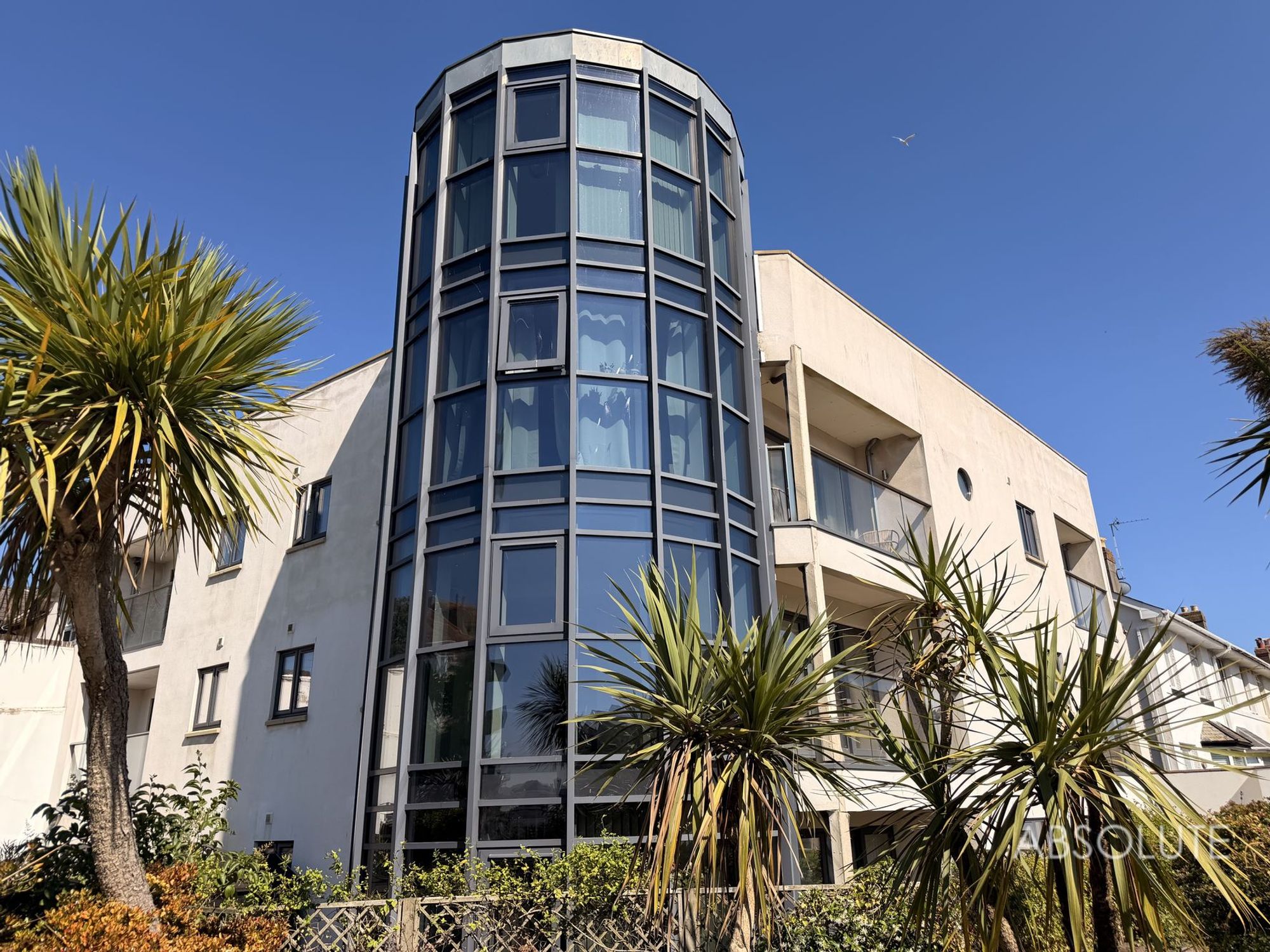 Flat Warbro Road in Torquay