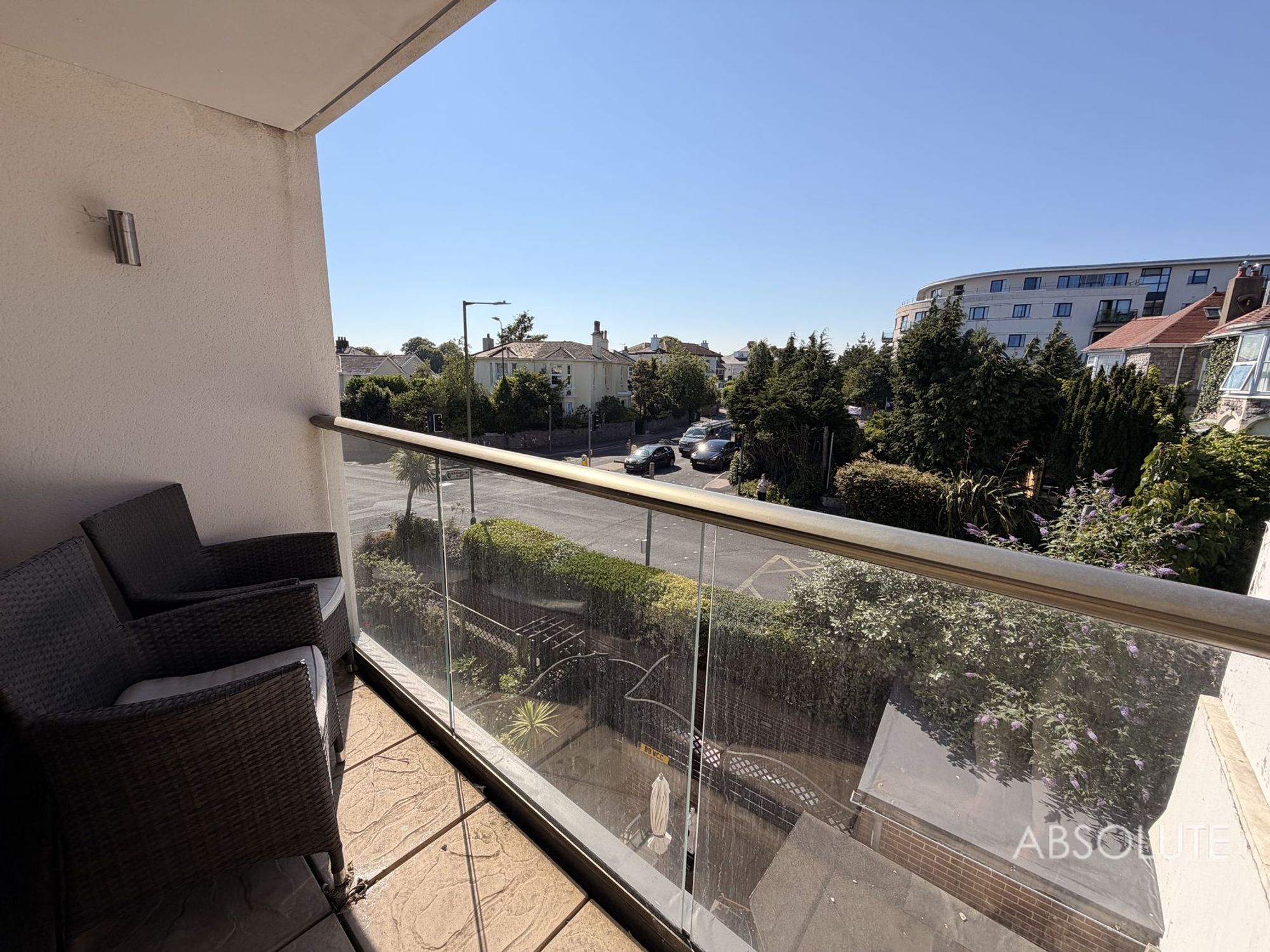 Flat Warbro Road in Torquay