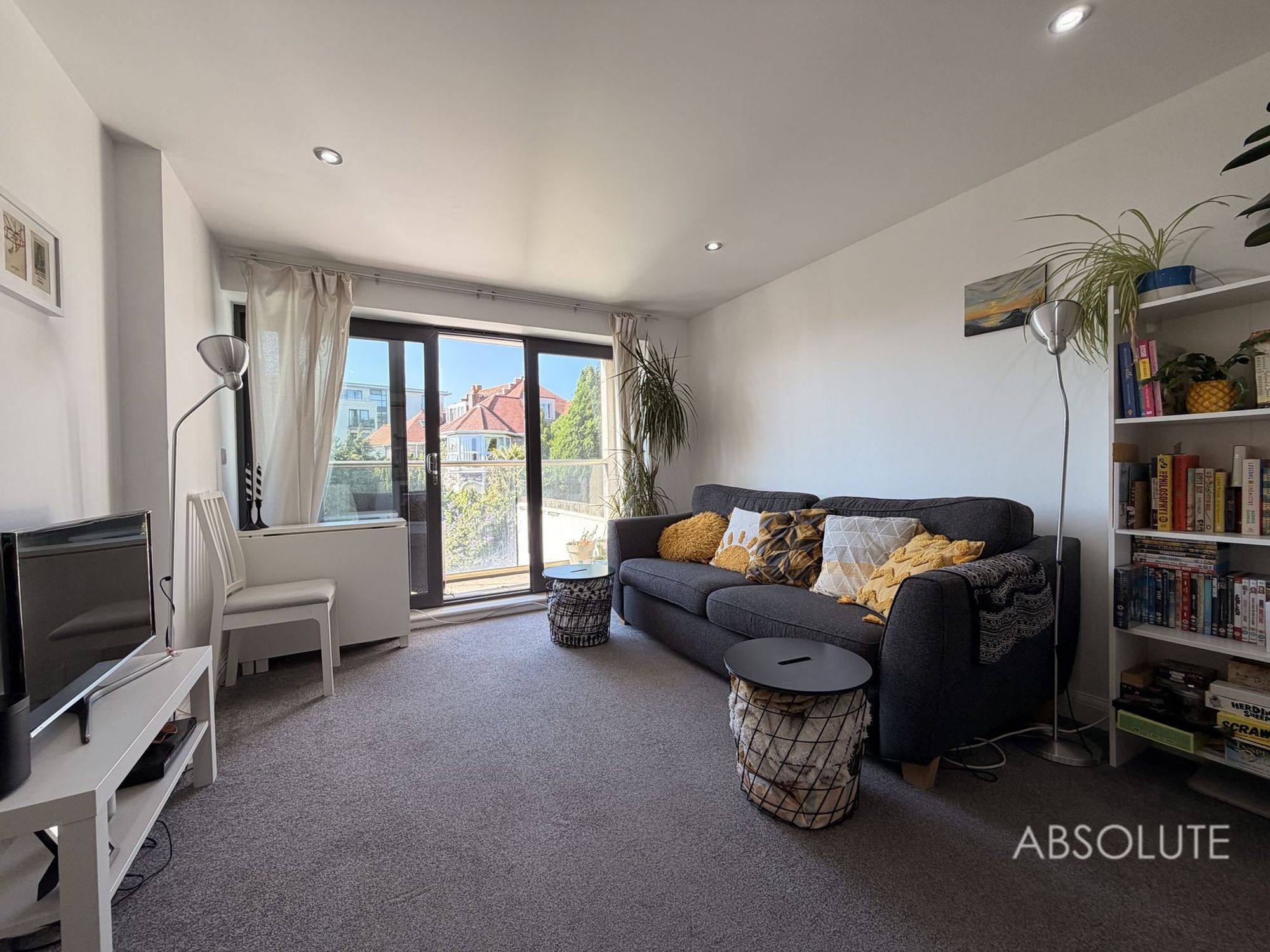 Flat Warbro Road in Torquay