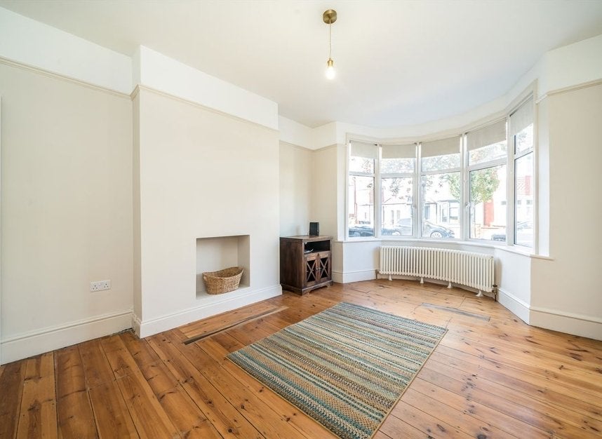 House Dalmeny Avenue in Greater London