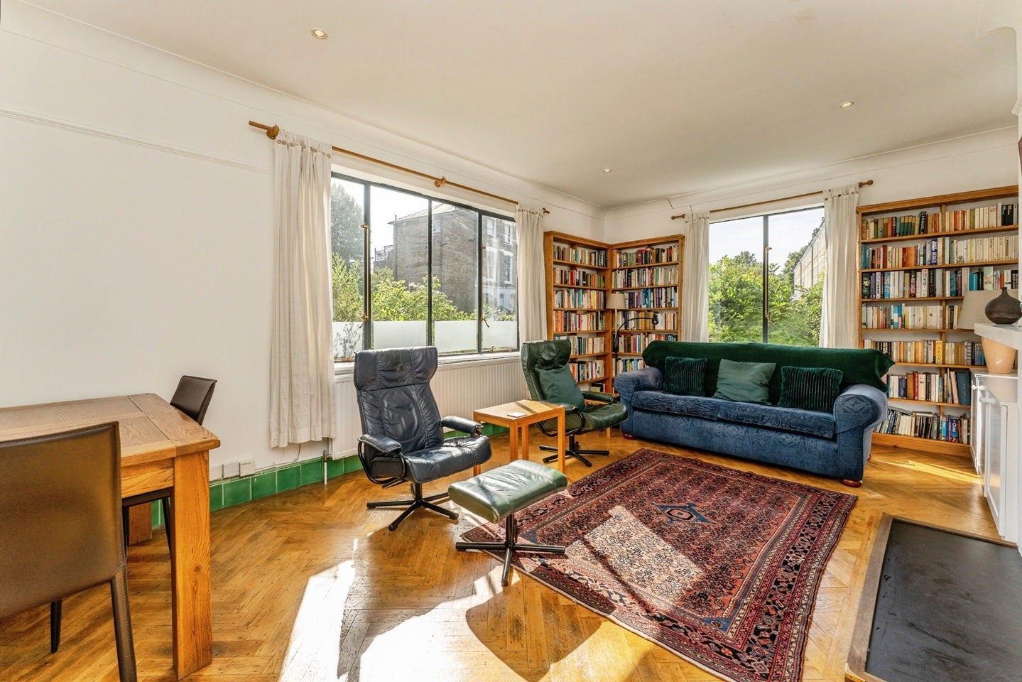 Flat Laurier Road in Greater London