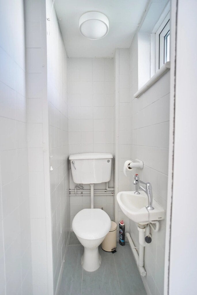 Room Whitton Walk in Greater London