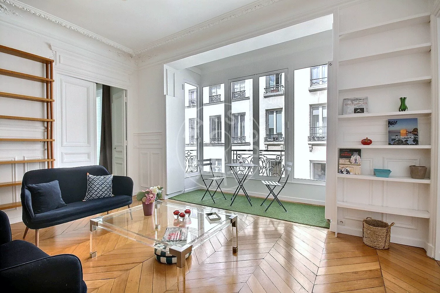 Flat Rue Coquillière in Paris
