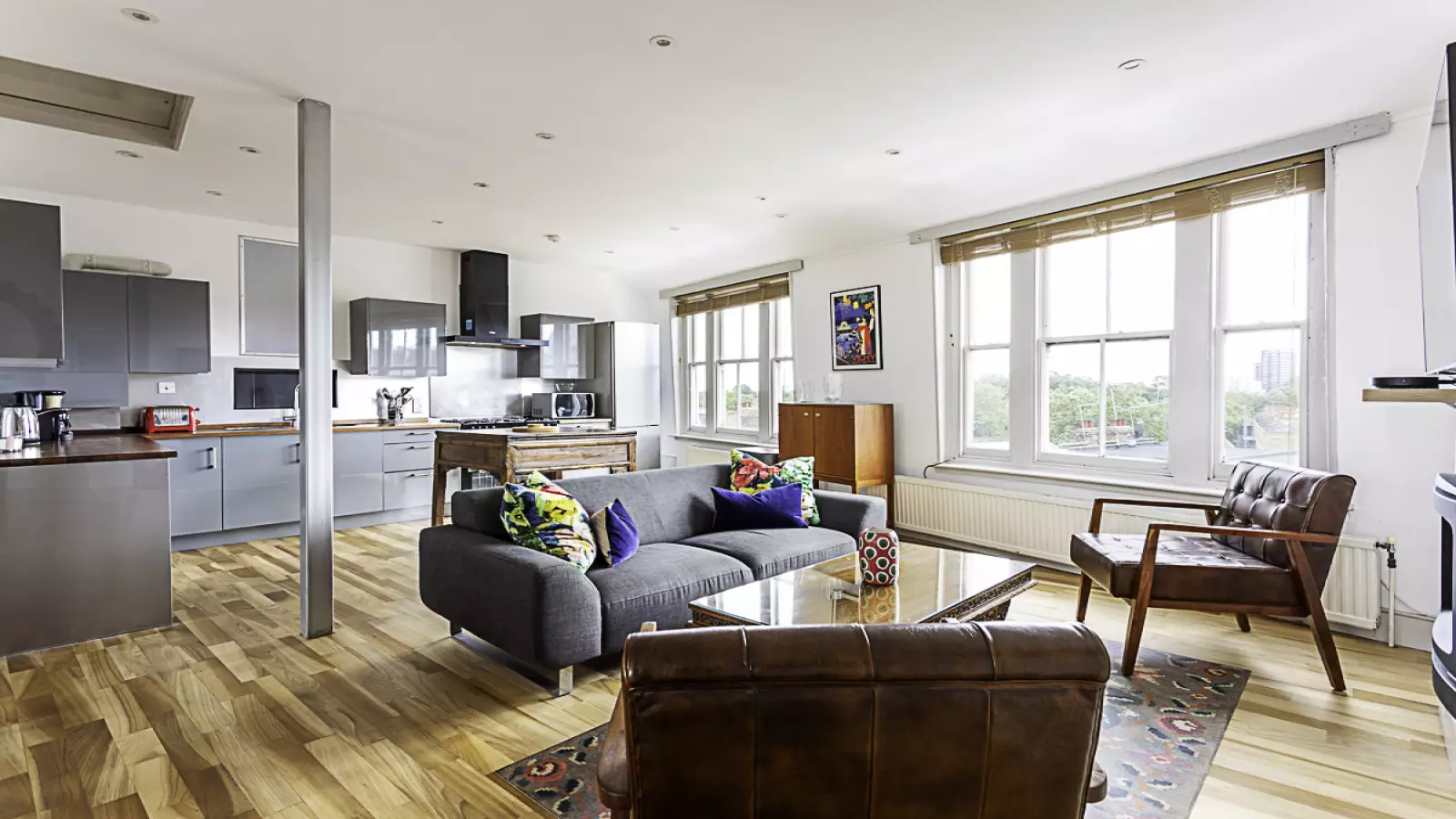 Flat Essex Road in Greater London