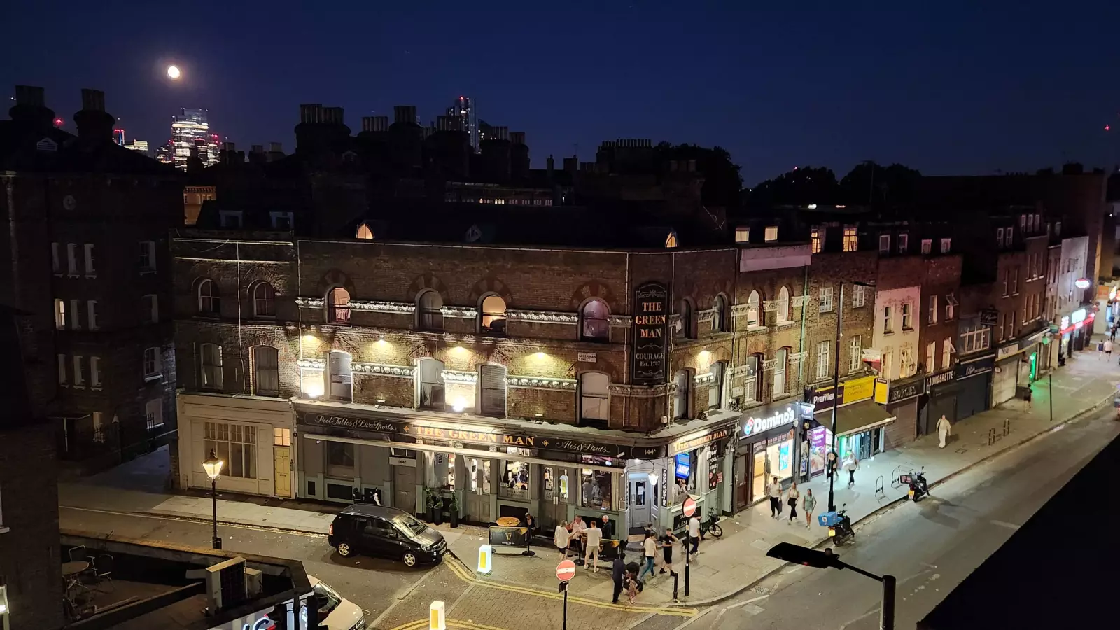 Flat Essex Road in Greater London