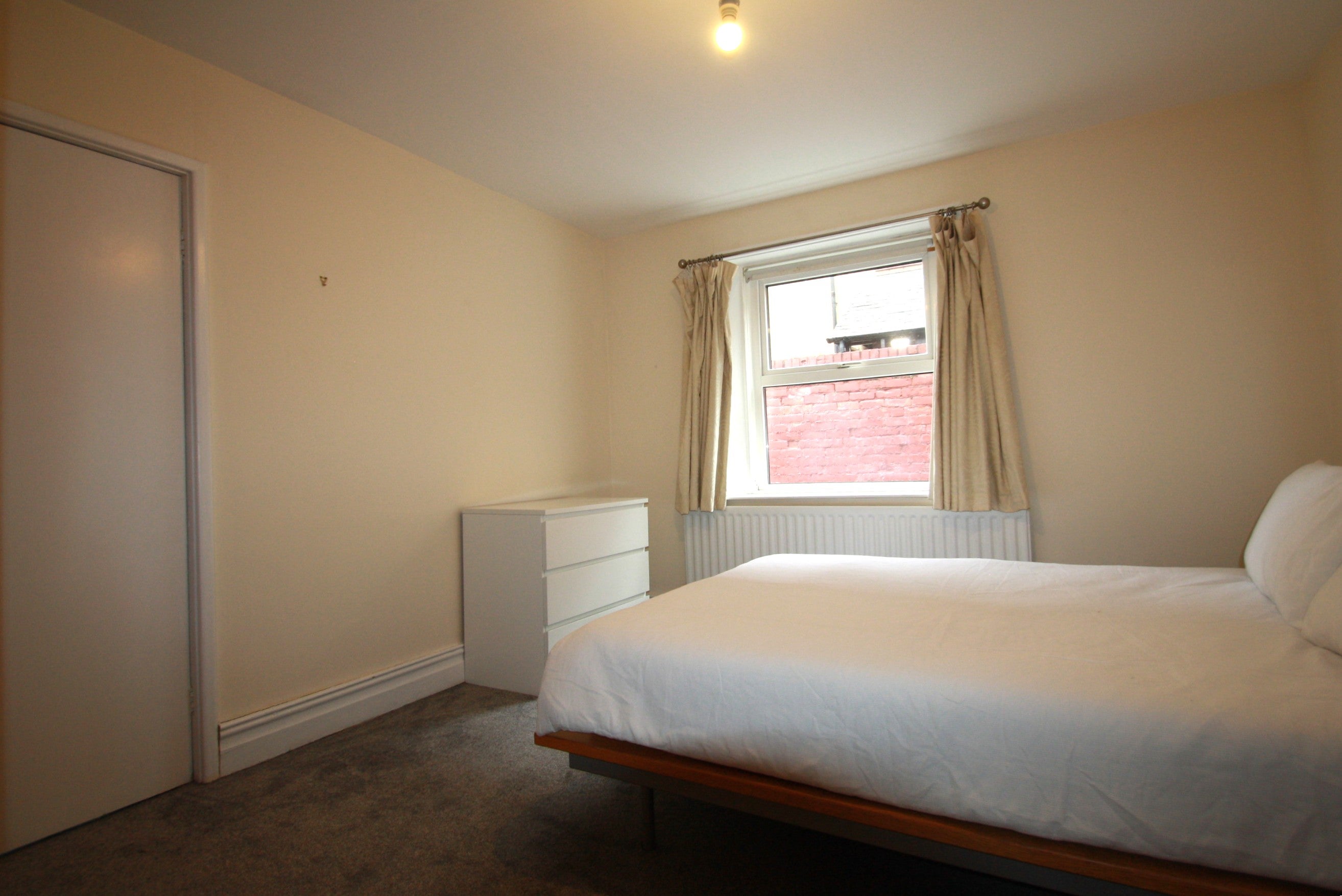 Flat Clayton Road in Newcastle upon Tyne