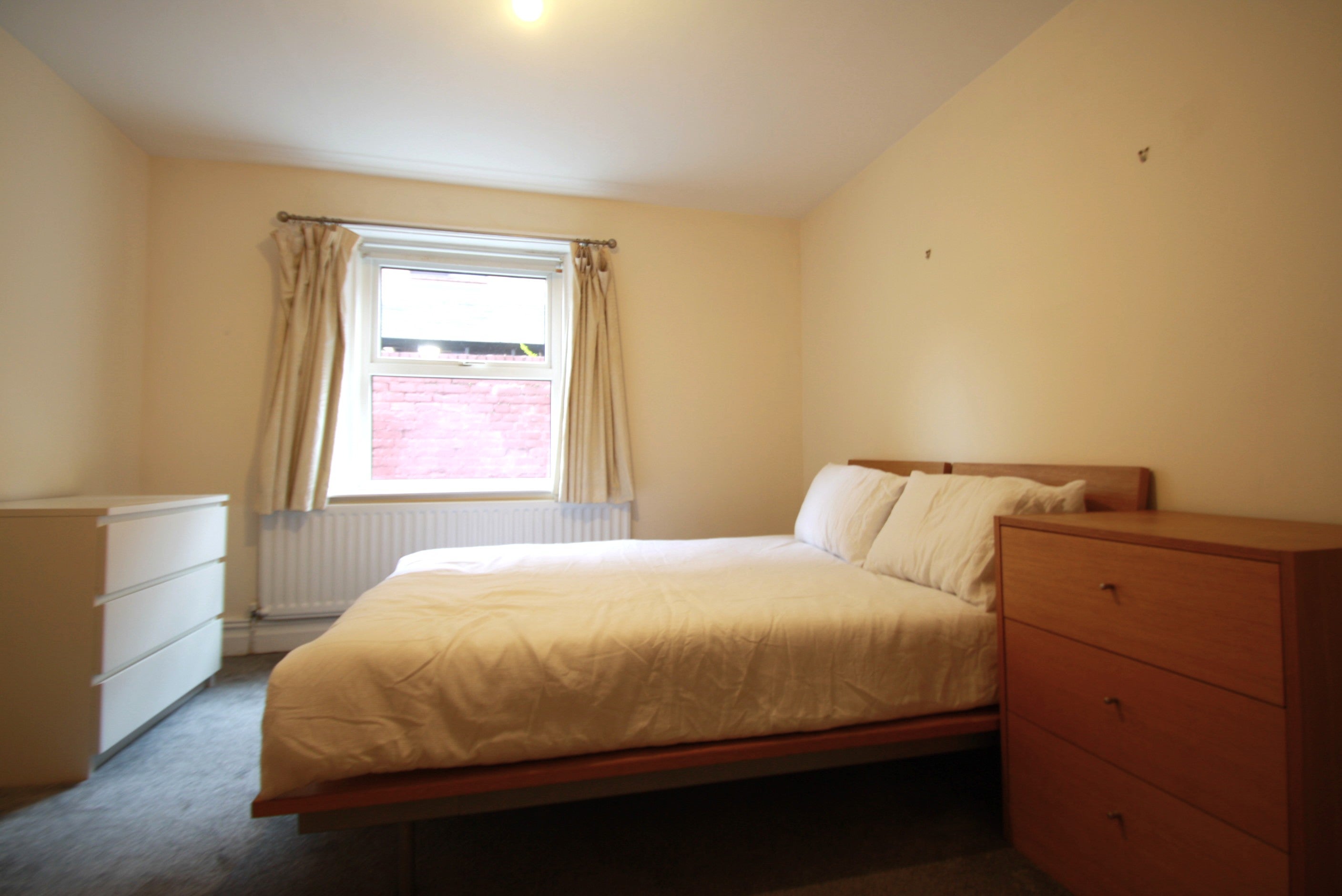 Flat Clayton Road in Newcastle upon Tyne