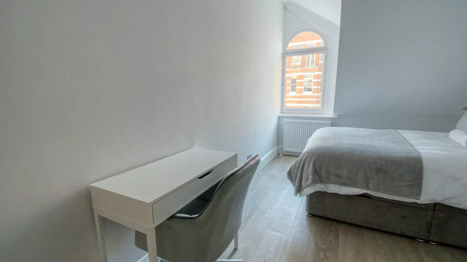 Flat Old Brompton Road in Greater London