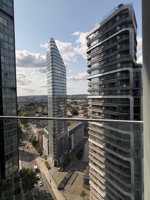 Flat City Road in Greater London