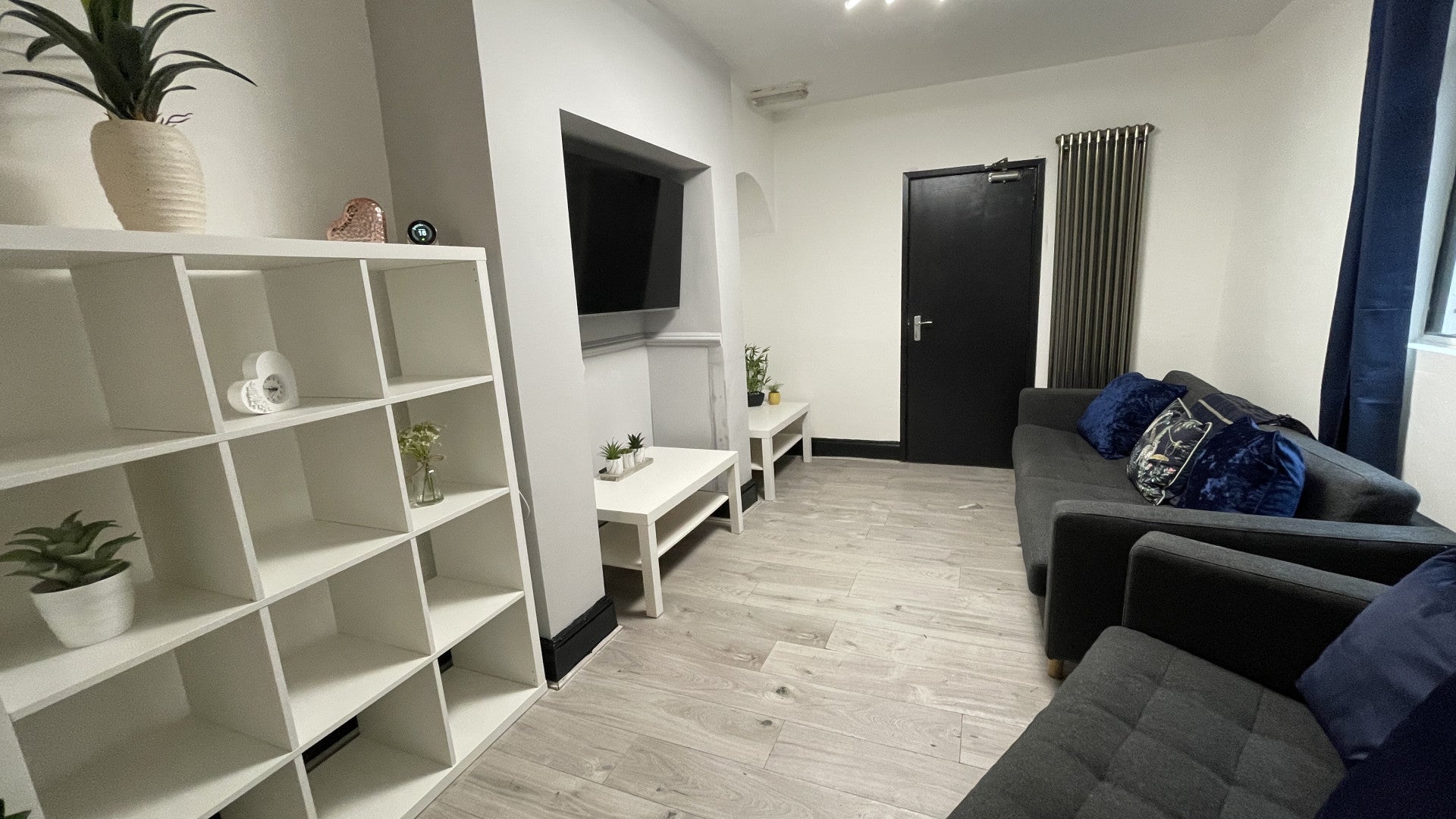 Room Bouverie Street in Chester