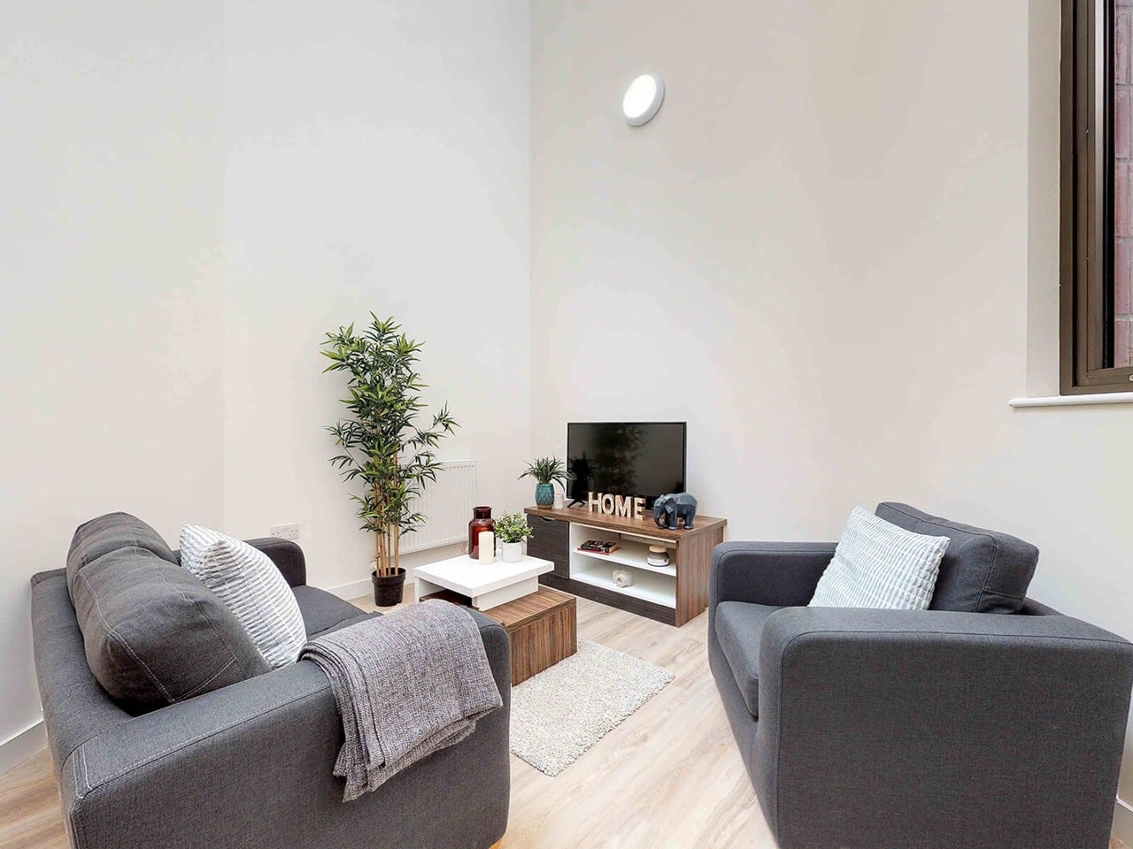 Flat Furnival Gate in Sheffield