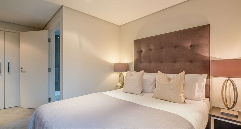 Flat Merchant Square in City of Westminster