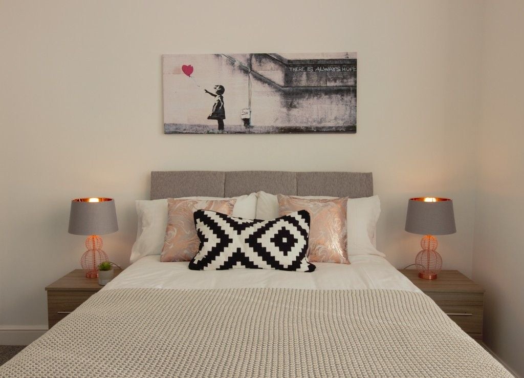 Room Cranbourne Street in Hull