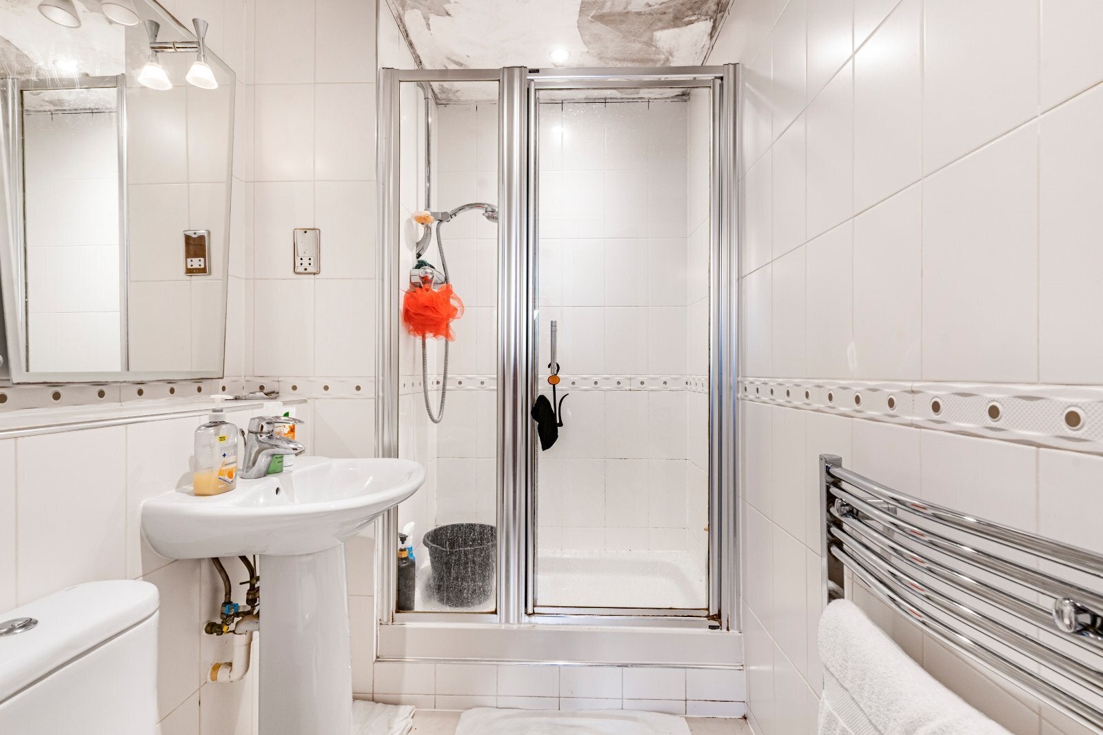 Flat Miles Close in Greater London
