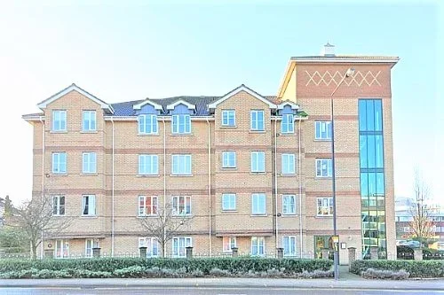Flat Sheepcote Road in Greater London