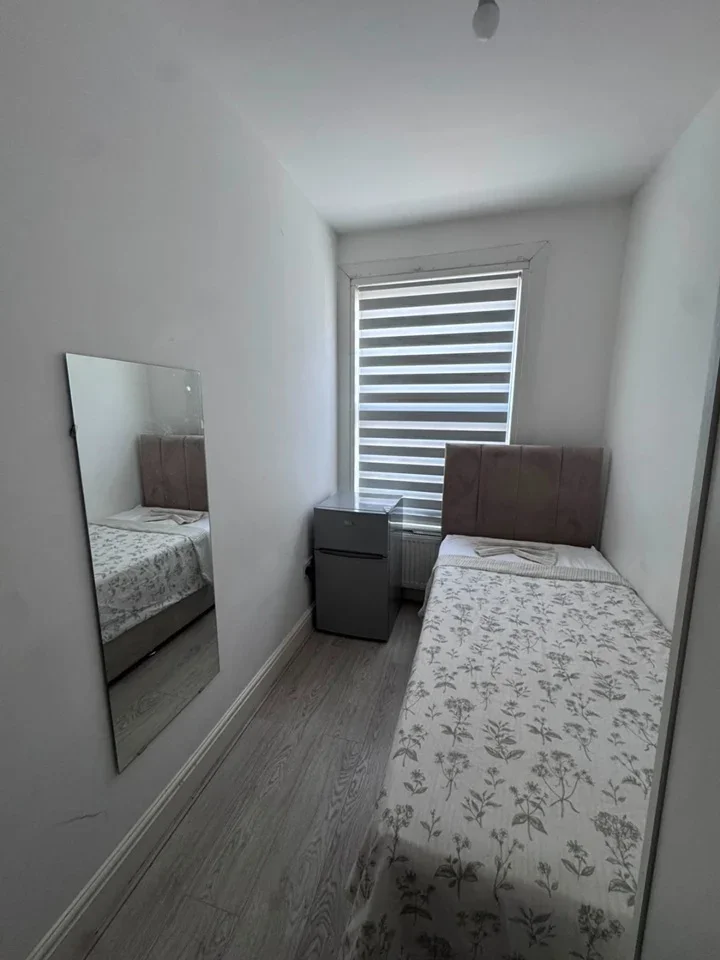 Room Sperling Road in Greater London