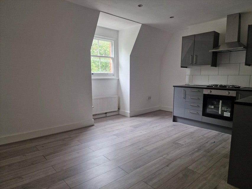 Flat East Dulwich Grove in Greater London