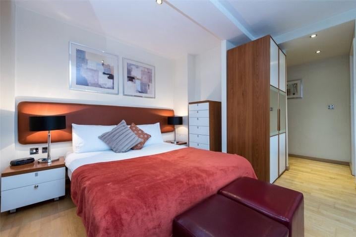 Flat Old Brompton Road in Greater London
