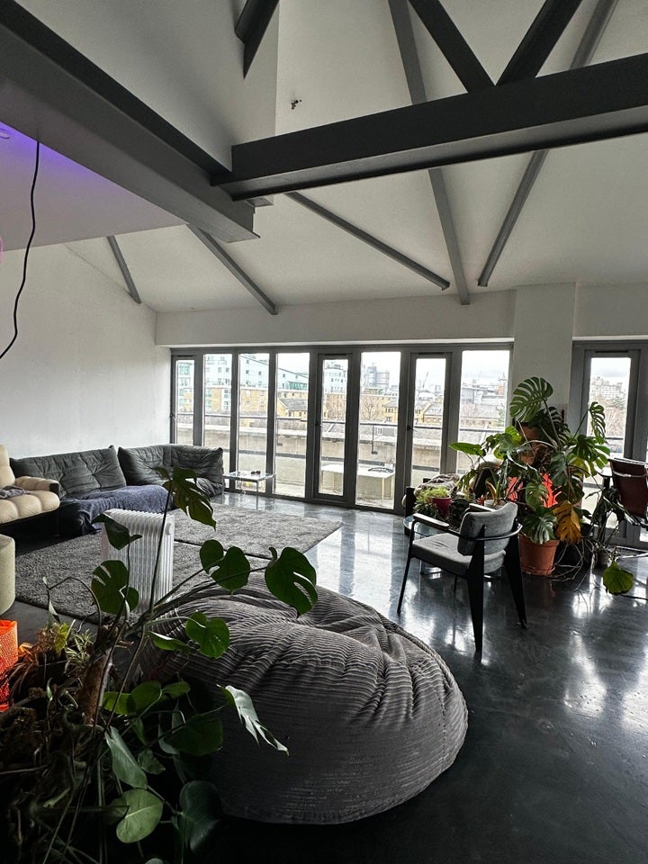 Room Sampson Street in Greater London