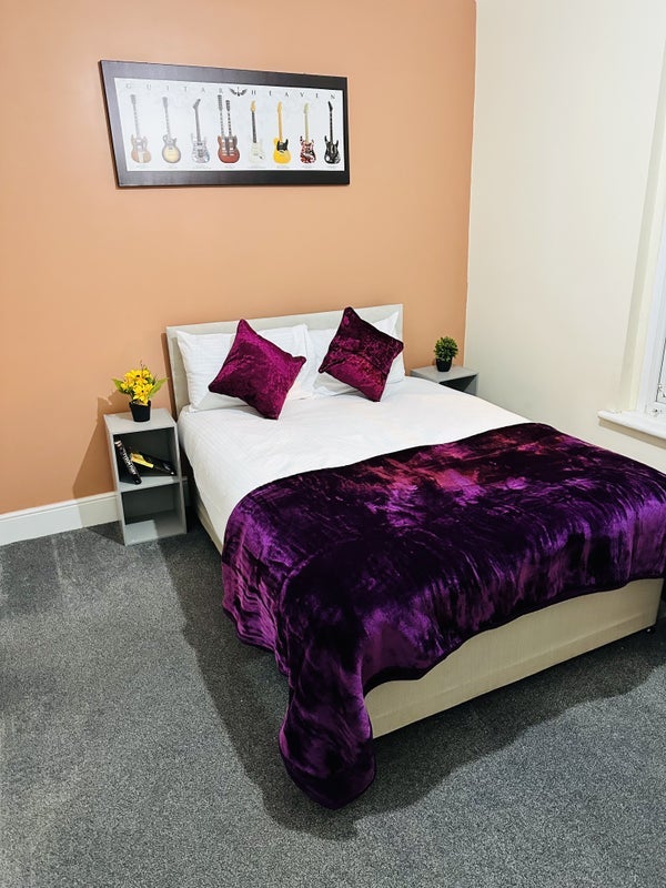 Room Hendon Road in Liverpool