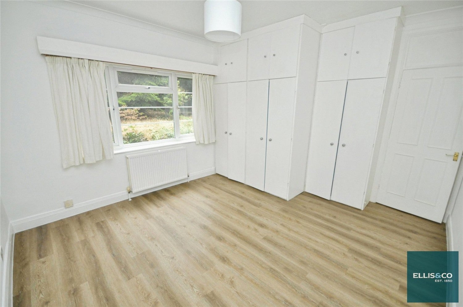 Flat Cyprus Road in Greater London